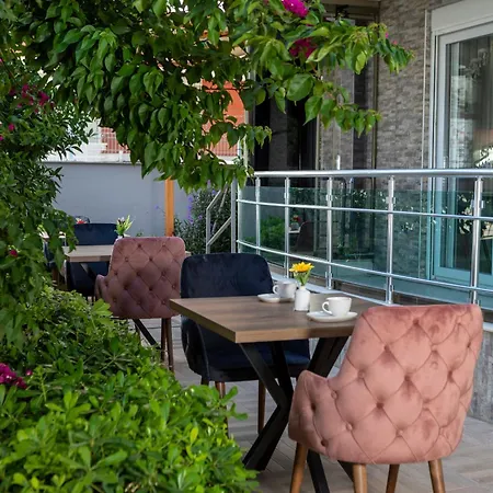 Toprak Apartament *